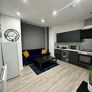 Apartment Luxurious 2 Bedroom Flat, Beeston Hill