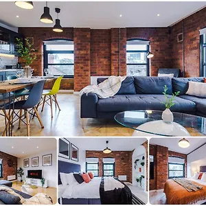 Apartment 2 King Size Beds In Manhattan Styled Oversize, Leeds (West Yorkshire)